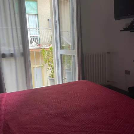 384 & Guest house *